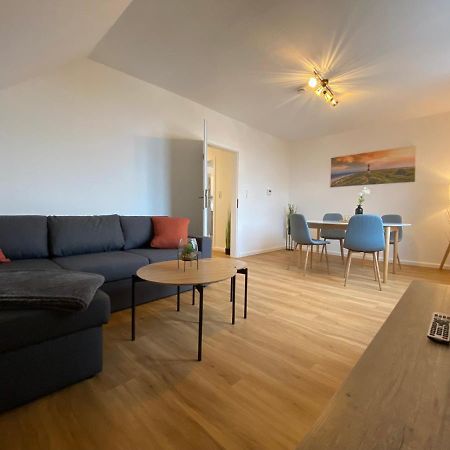 Charmante Altbauwohnung An Der Kesselschleuse 3 Emden Bagian luar foto