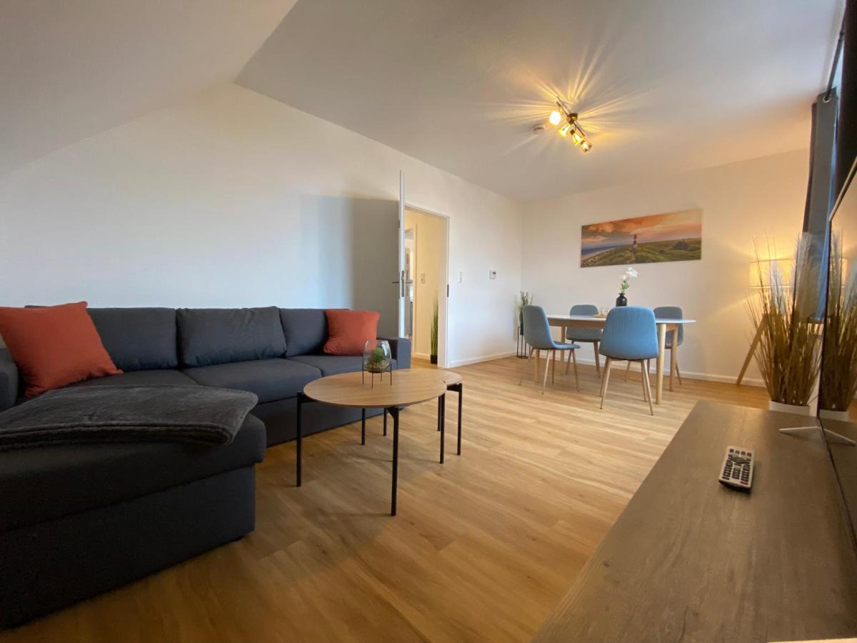Charmante Altbauwohnung An Der Kesselschleuse 3 Emden Bagian luar foto