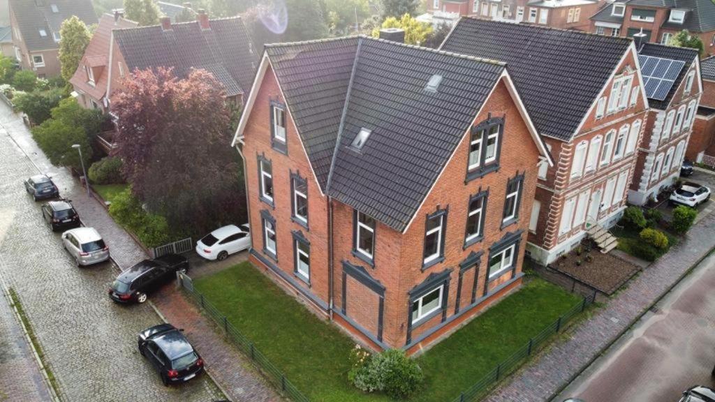 Charmante Altbauwohnung An Der Kesselschleuse 3 Emden Bagian luar foto